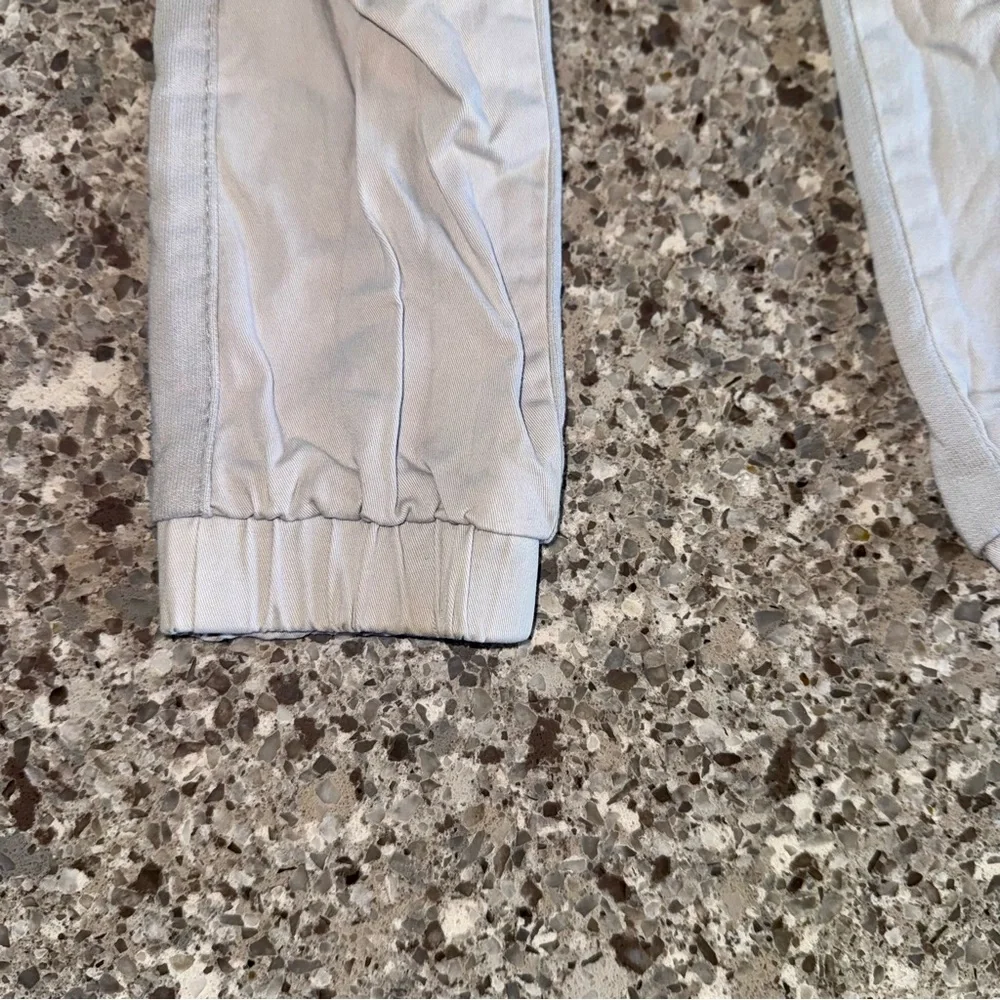 Cat & Jack l Light Gray Kids Jogger Pants l Boy’s Size: 3T - Picture 7 of 10